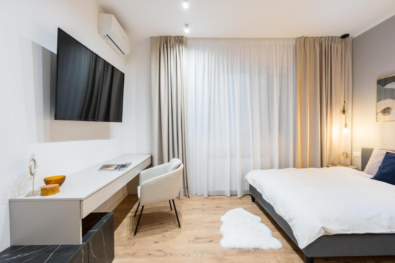 Crystal 3Bdr Apartment In Center Bucharest Exterior photo