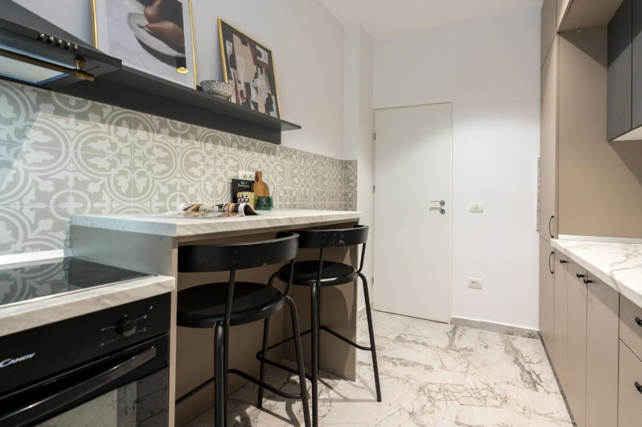 Crystal 3Bdr Apartment In Center Bucharest Exterior photo