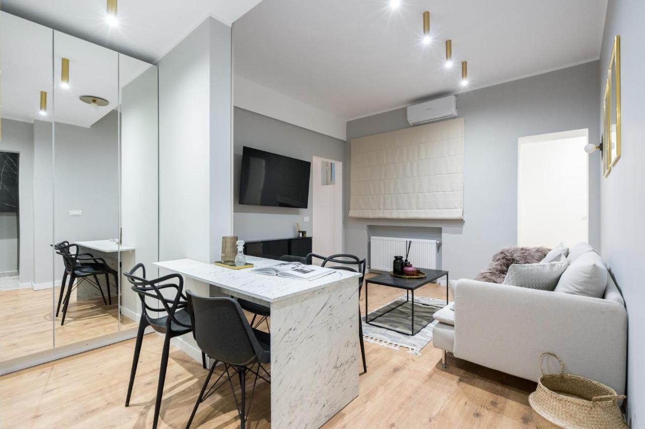 Crystal 3Bdr Apartment In Center Bucharest Exterior photo