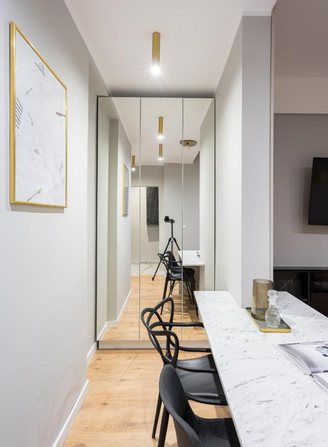 Crystal 3Bdr Apartment In Center Bucharest Exterior photo