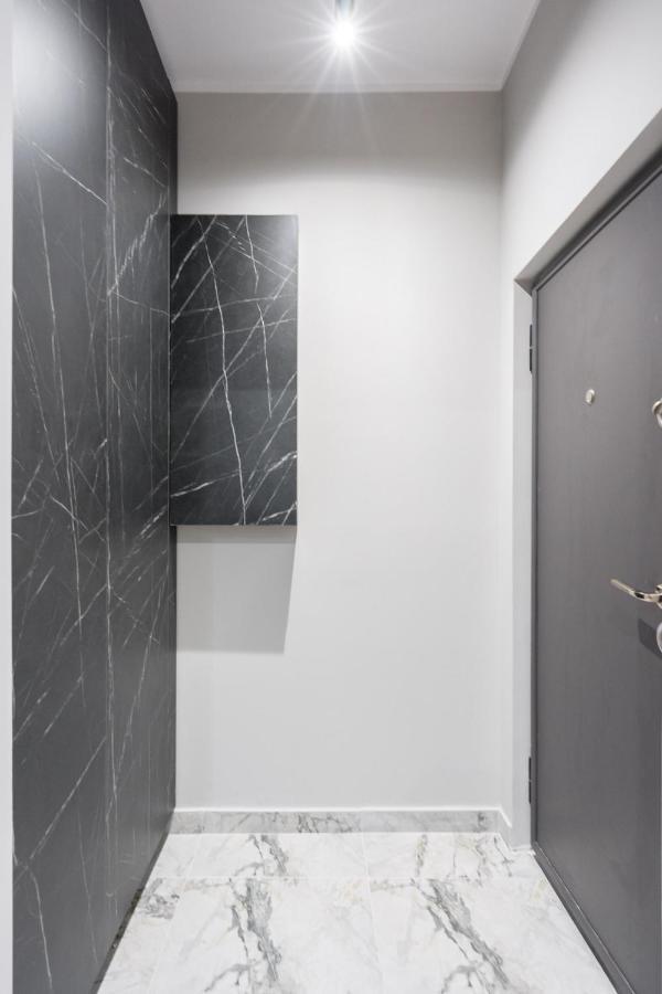 Crystal 3Bdr Apartment In Center Bucharest Exterior photo