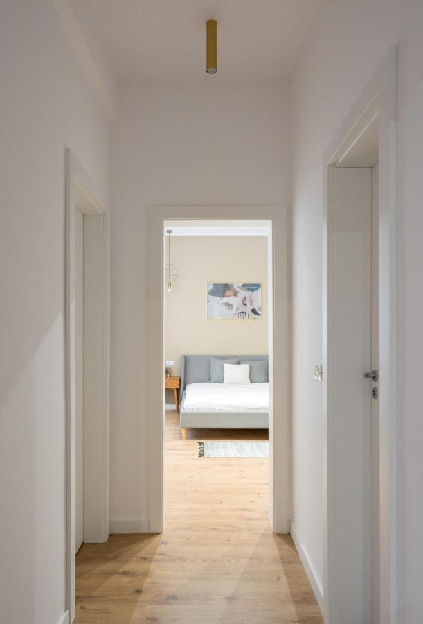 Crystal 3Bdr Apartment In Center Bucharest Exterior photo