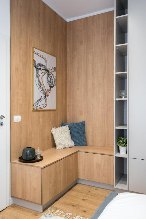 Crystal 3Bdr Apartment In Center Bucharest Exterior photo
