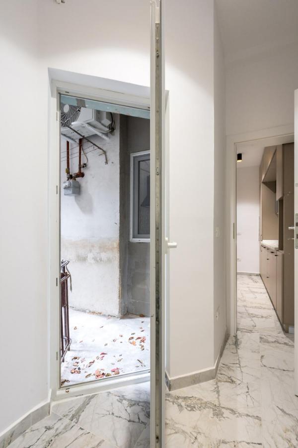 Crystal 3Bdr Apartment In Center Bucharest Exterior photo
