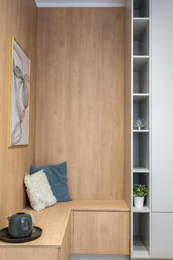Crystal 3Bdr Apartment In Center Bucharest Exterior photo